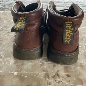Dr. Martens LEA  brown leather boots size 9 nice preowned condition some scuffs Vintage Dr Martens 1460 Boots 8-Eye Brown Made in England  main image 4